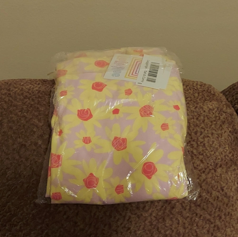 Nwot's Lularoe Daisy Pattern TC Leggings